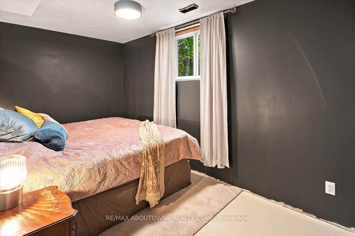 Photo 29 of 943 Mayfair Crescent, Kingston, South of Taylor-Kidd Blvd — HOMEH