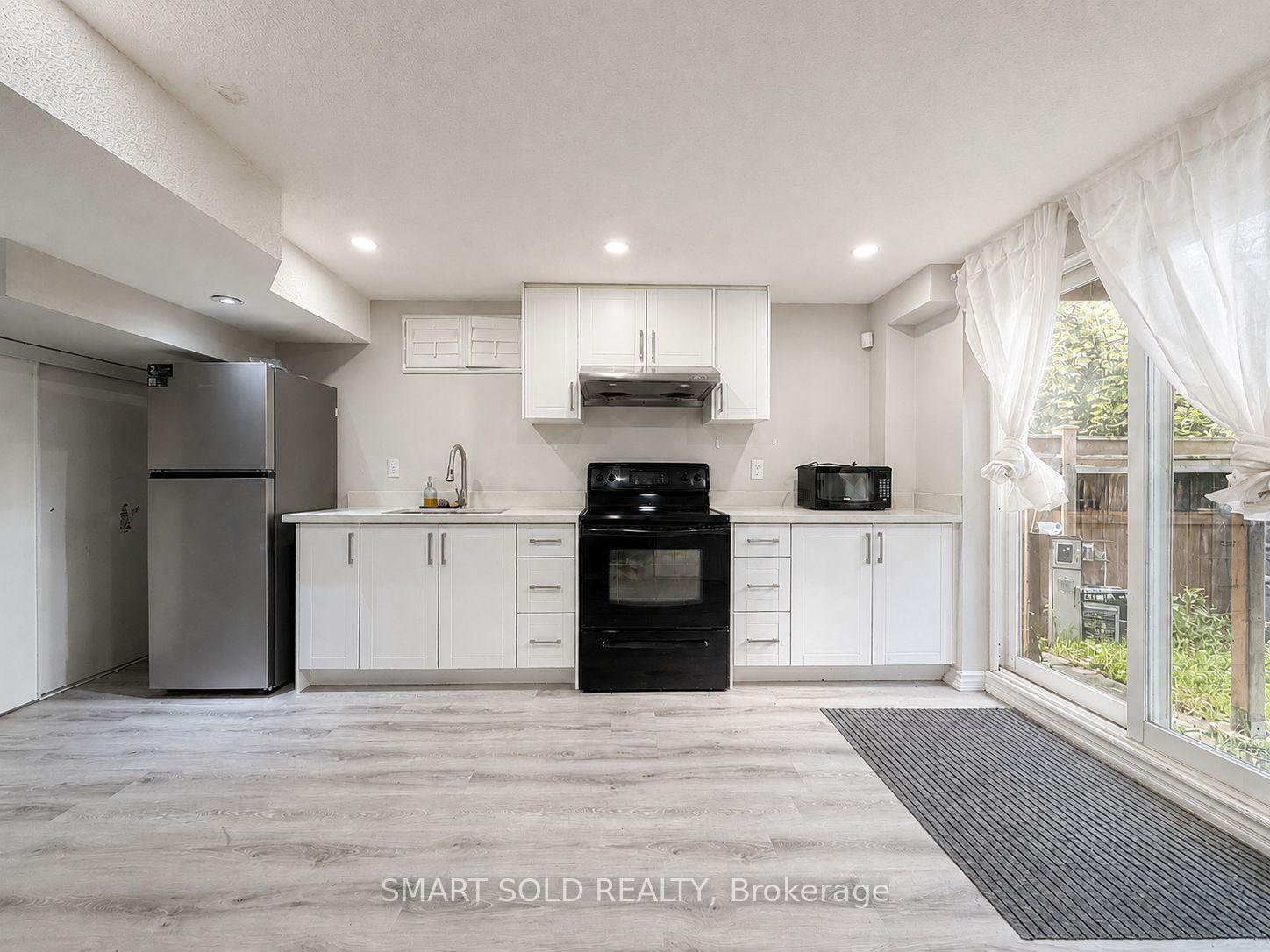 Photo 4 of Unit Lower, 71 Dewpoint Road, Vaughan, Patterson — HOMEH