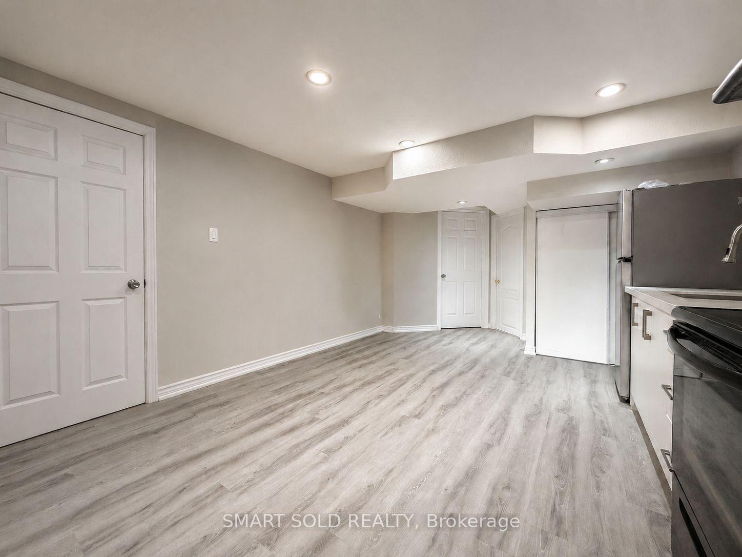 Photo 5 of Unit Lower, 71 Dewpoint Road, Vaughan, Patterson — HOMEH