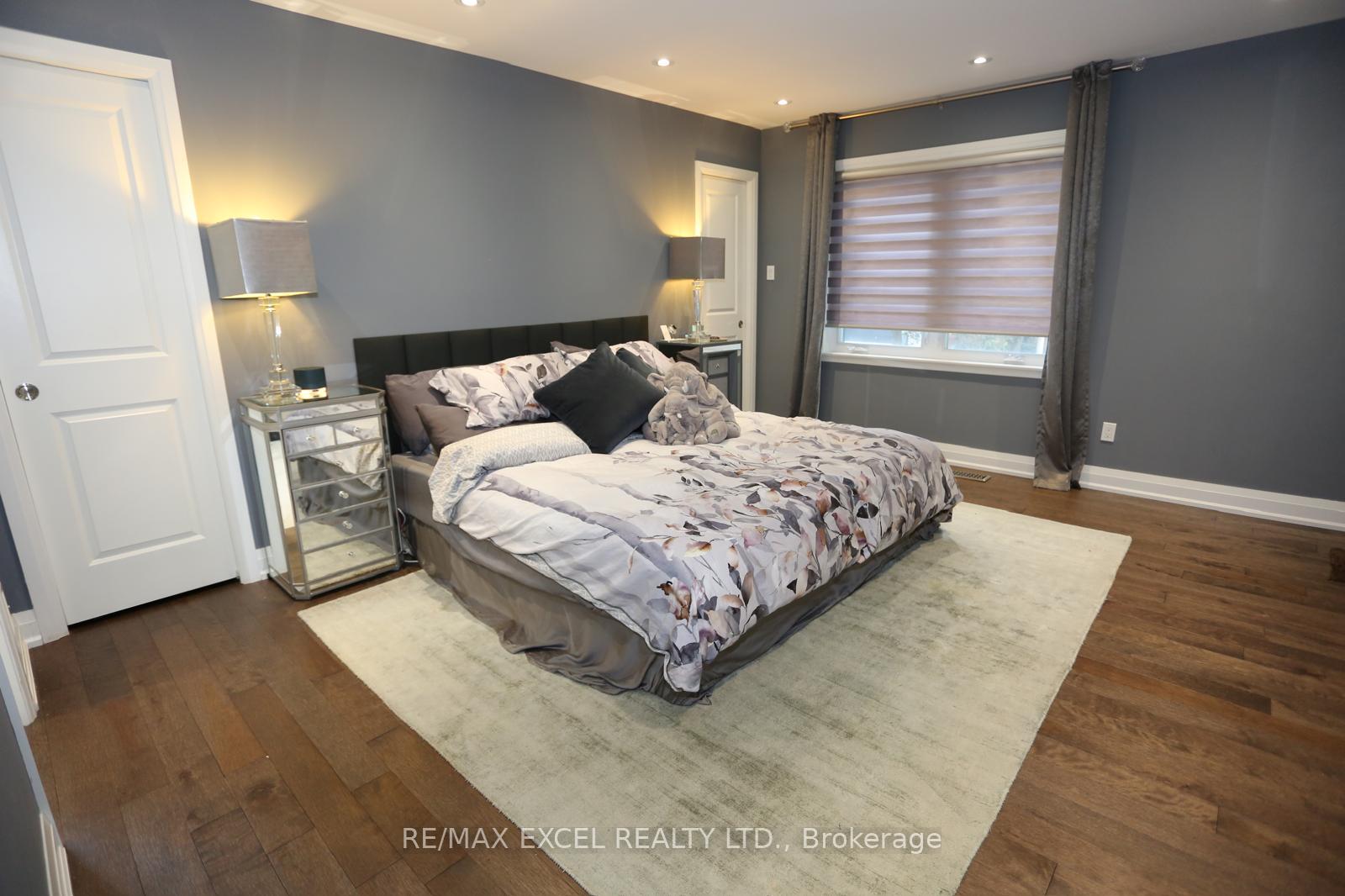 Photo 12 of 16 Aldenham Crescent, North York, Parkwoods-Donalda — HOMEH