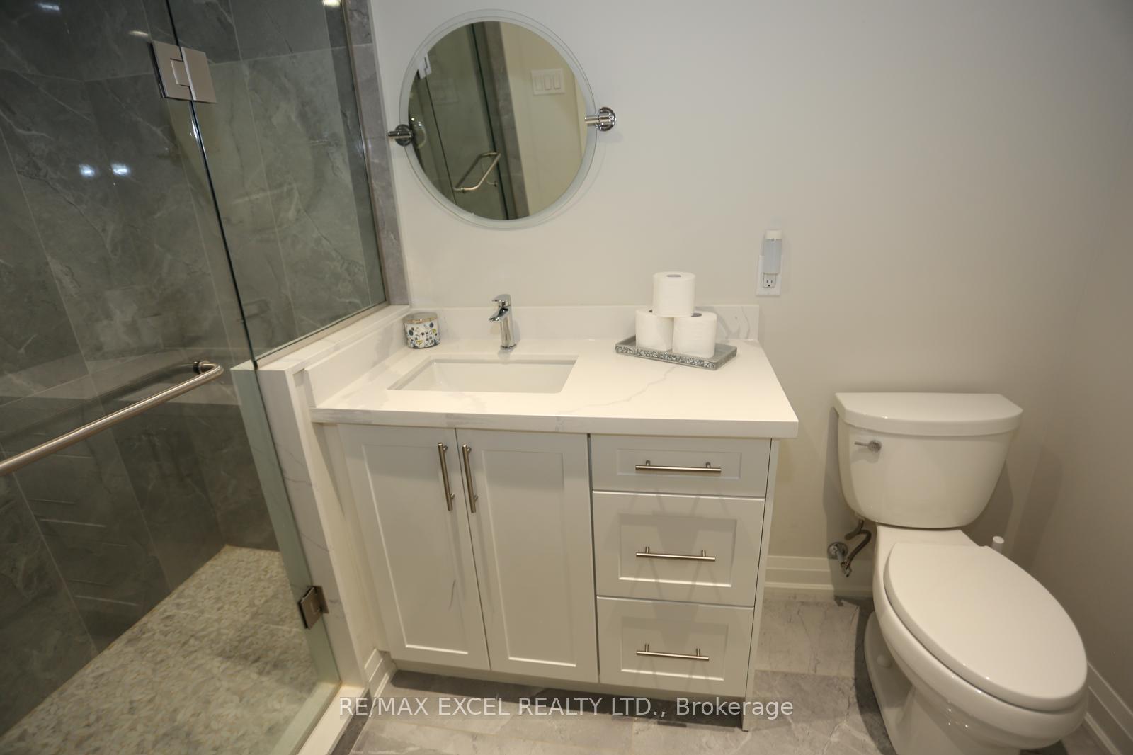 Photo 20 of 16 Aldenham Crescent, North York, Parkwoods-Donalda — HOMEH