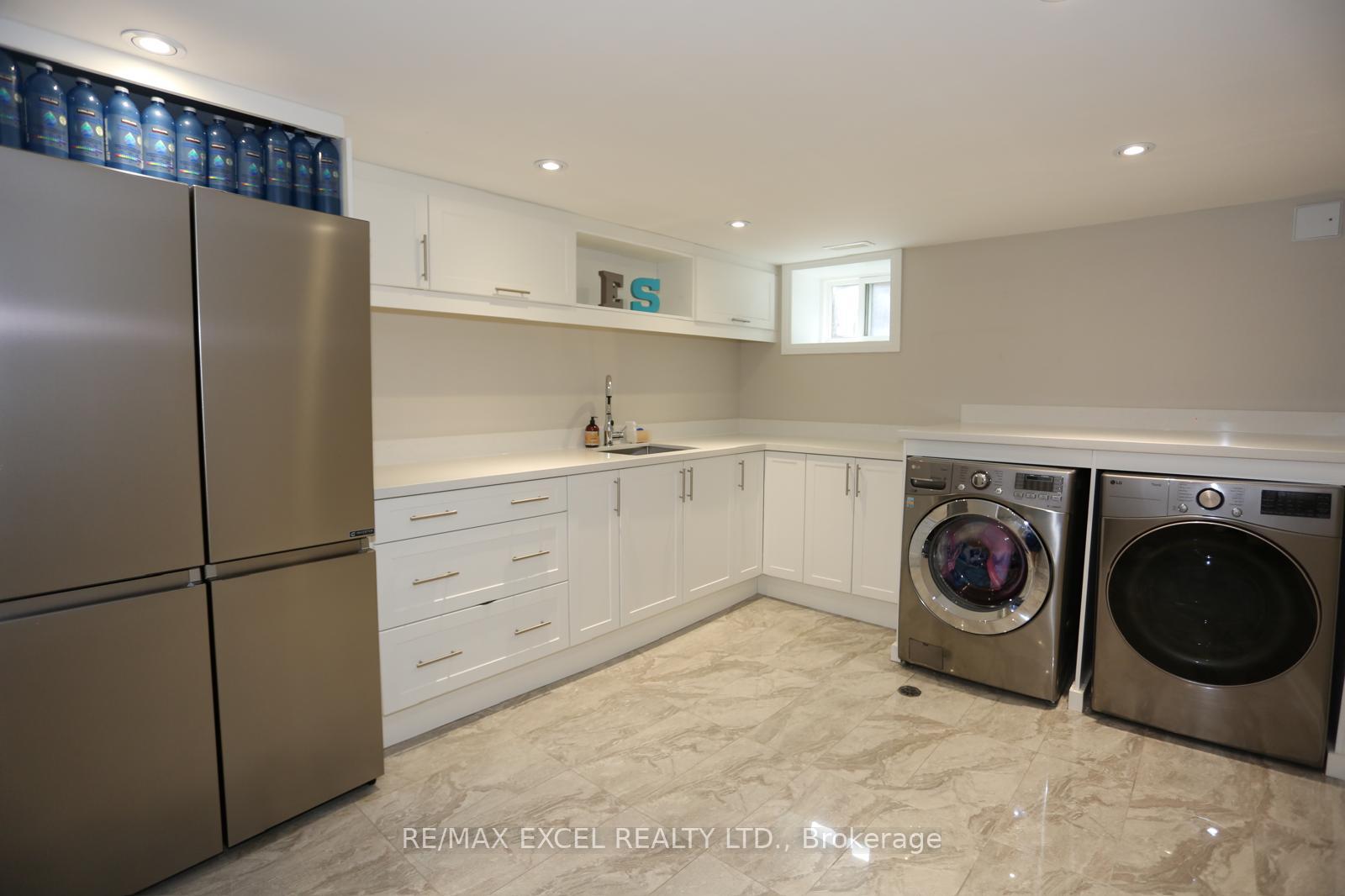 Photo 22 of 16 Aldenham Crescent, North York, Parkwoods-Donalda — HOMEH