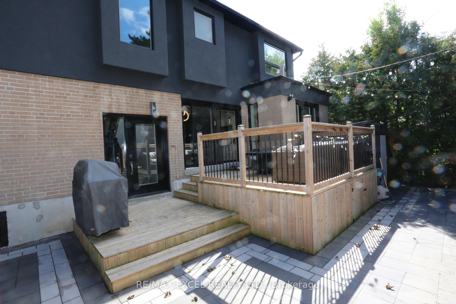 Photo 32 of 16 Aldenham Crescent, North York, Parkwoods-Donalda — HOMEH