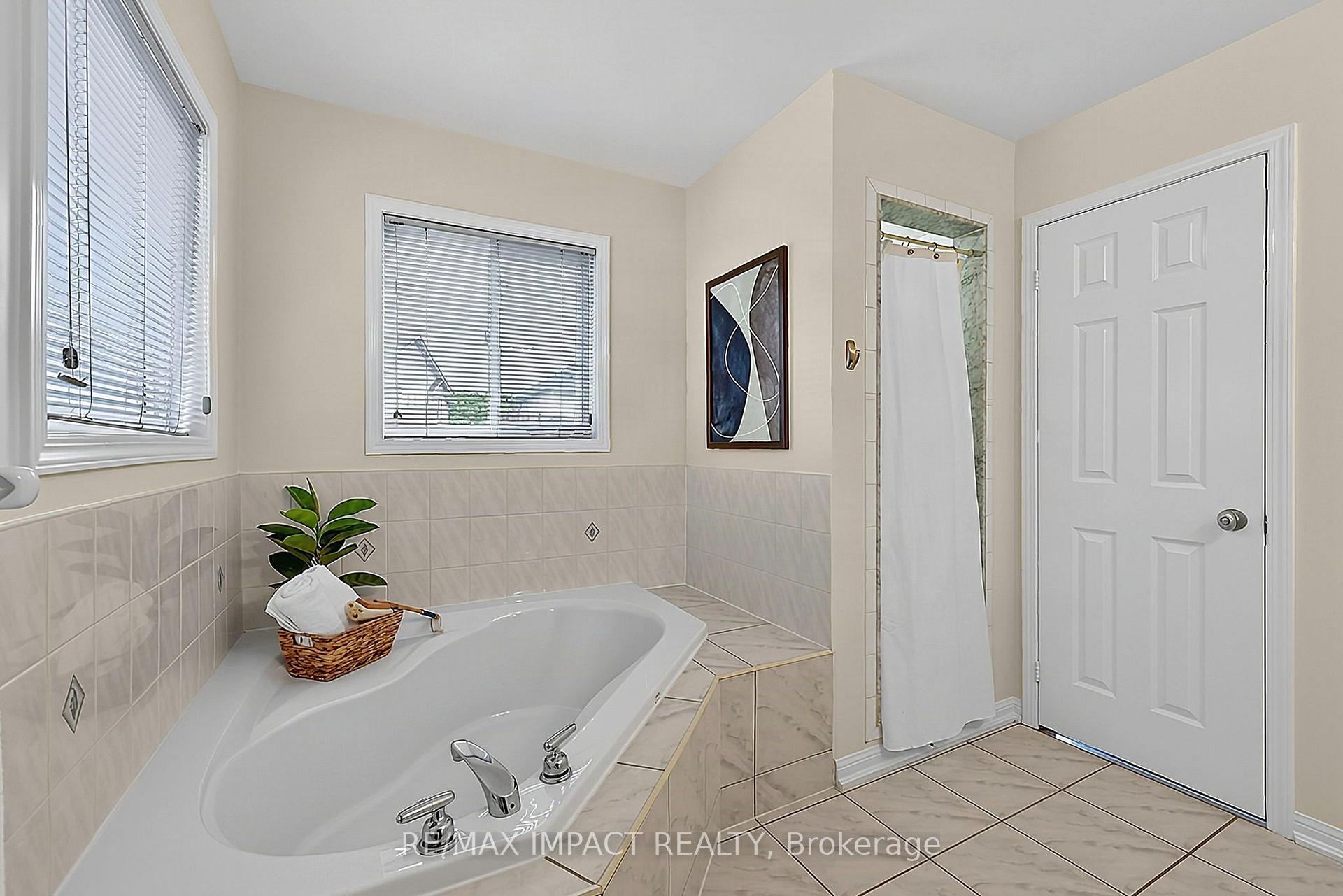 Photo 28 of 17 Holman Court, Whitby, Williamsburg — HOMEH