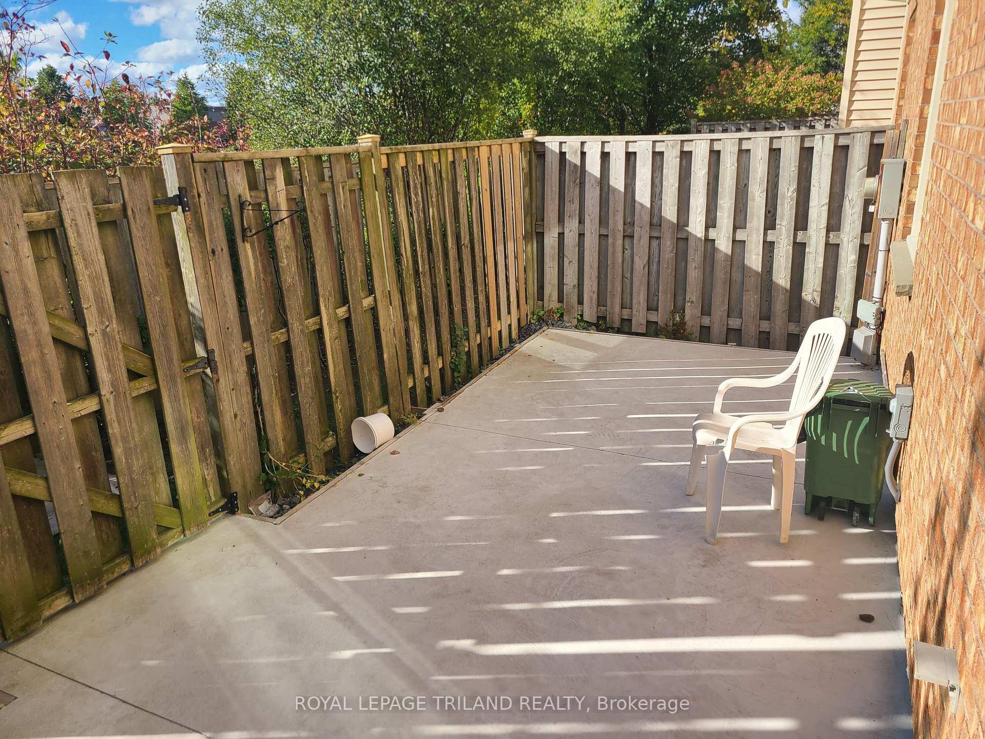 Photo 2 of Unit 15, 308 Conway Drive, London, South X — HOMEH