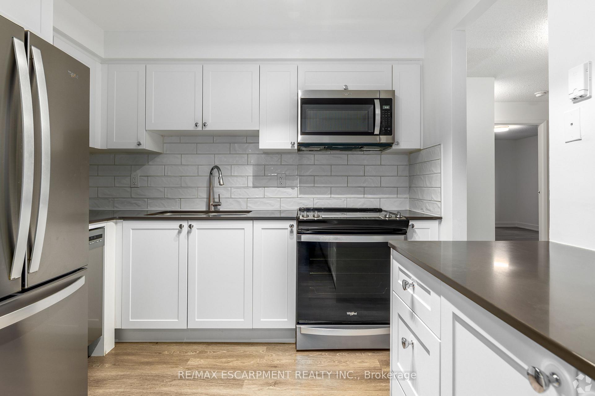 Photo of Unit 0033, 565 Belmont Avenue W