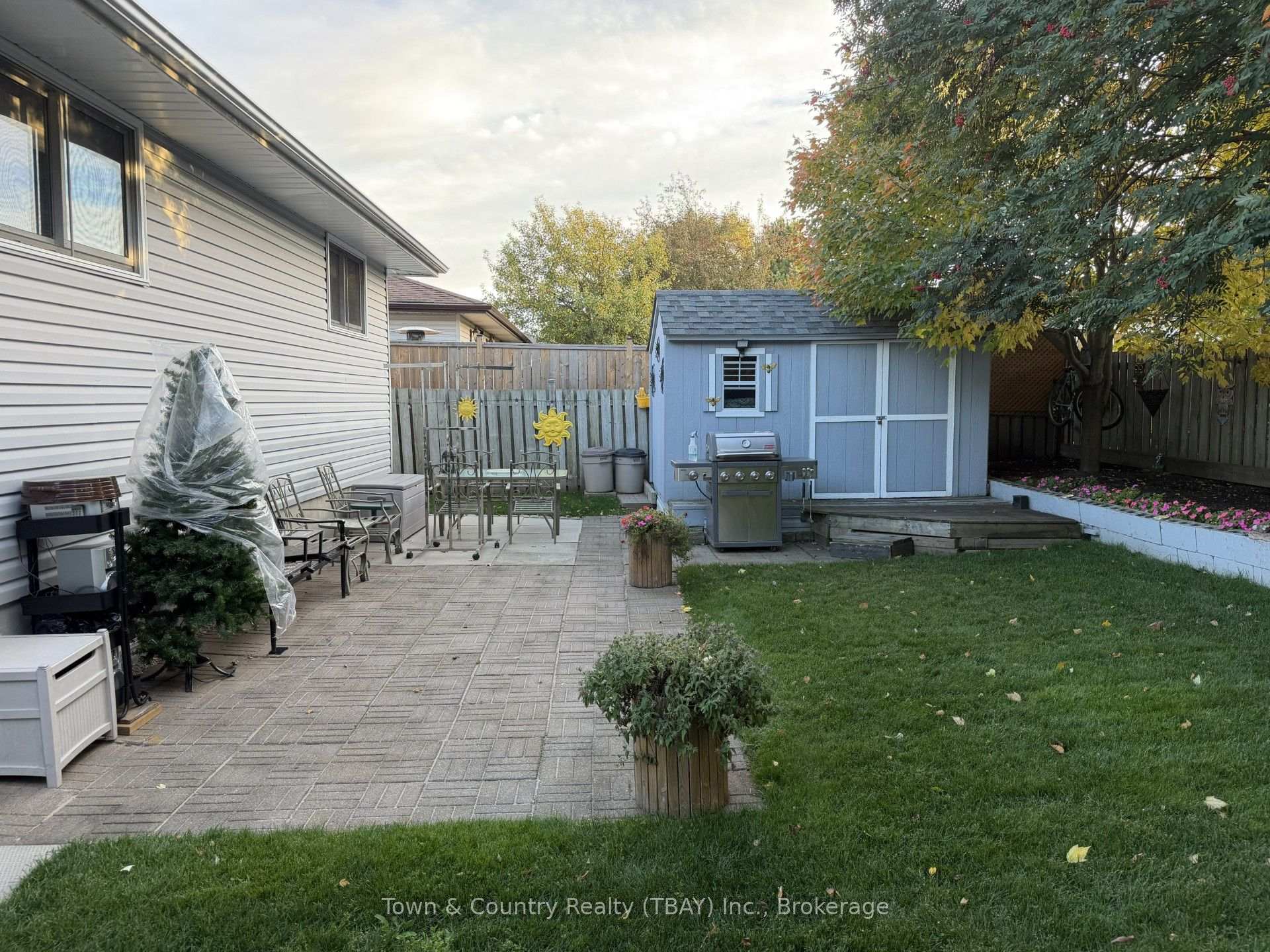 Photo 3 of 255 London Drive, Thunder Bay, Dawson Heights — HOMEH