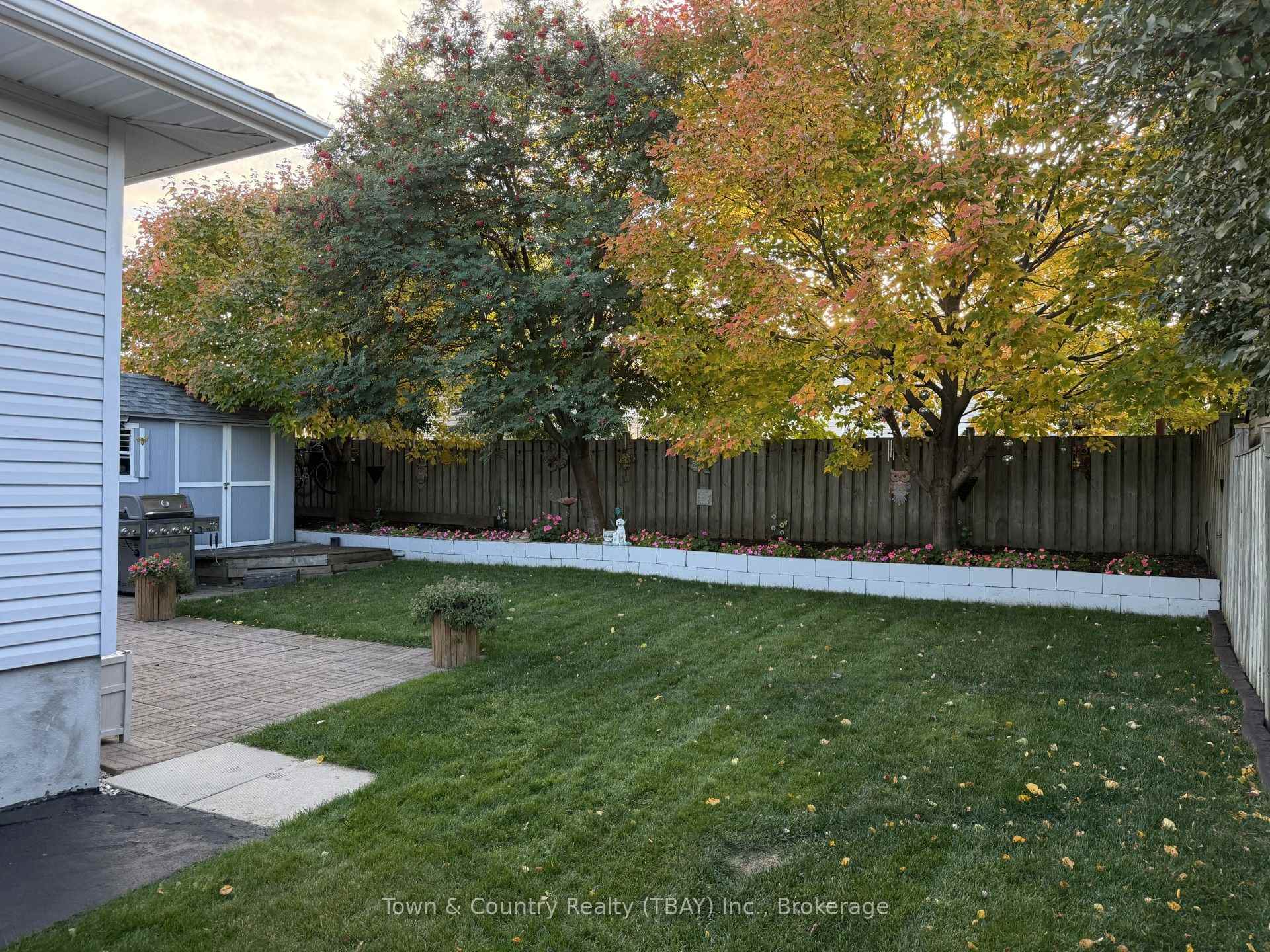 Photo 4 of 255 London Drive, Thunder Bay, Dawson Heights — HOMEH