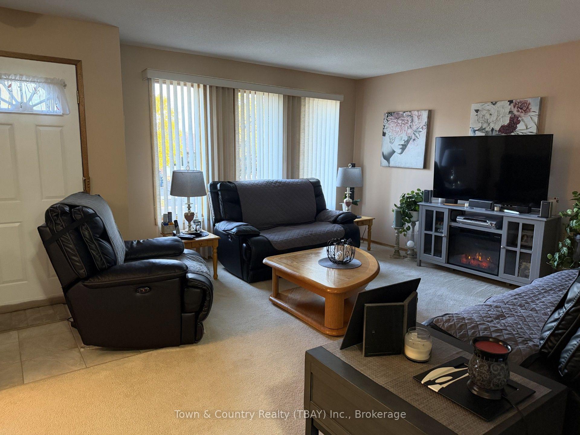 Photo 5 of 255 London Drive, Thunder Bay, Dawson Heights — HOMEH