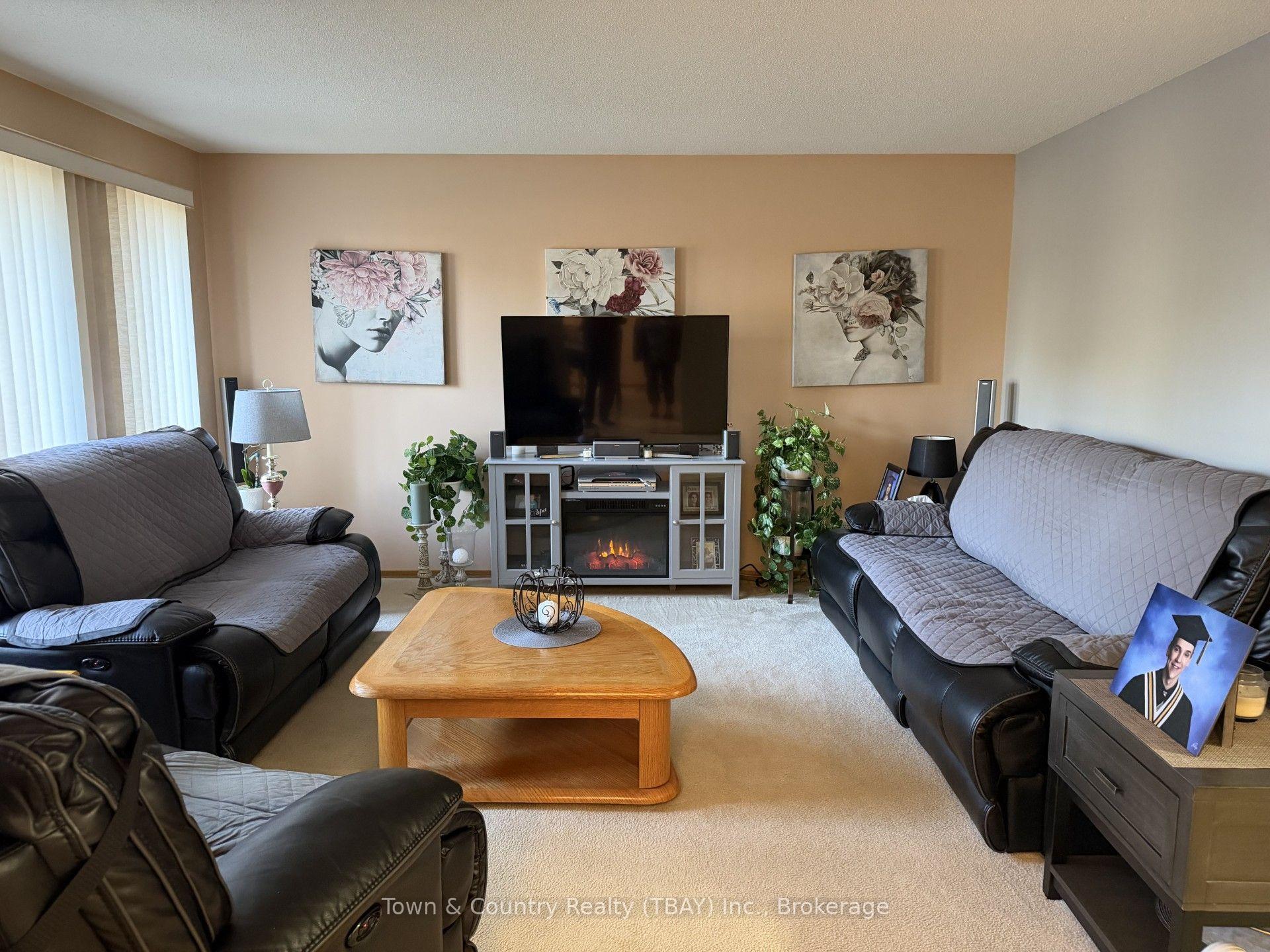 Photo 6 of 255 London Drive, Thunder Bay, Dawson Heights — HOMEH