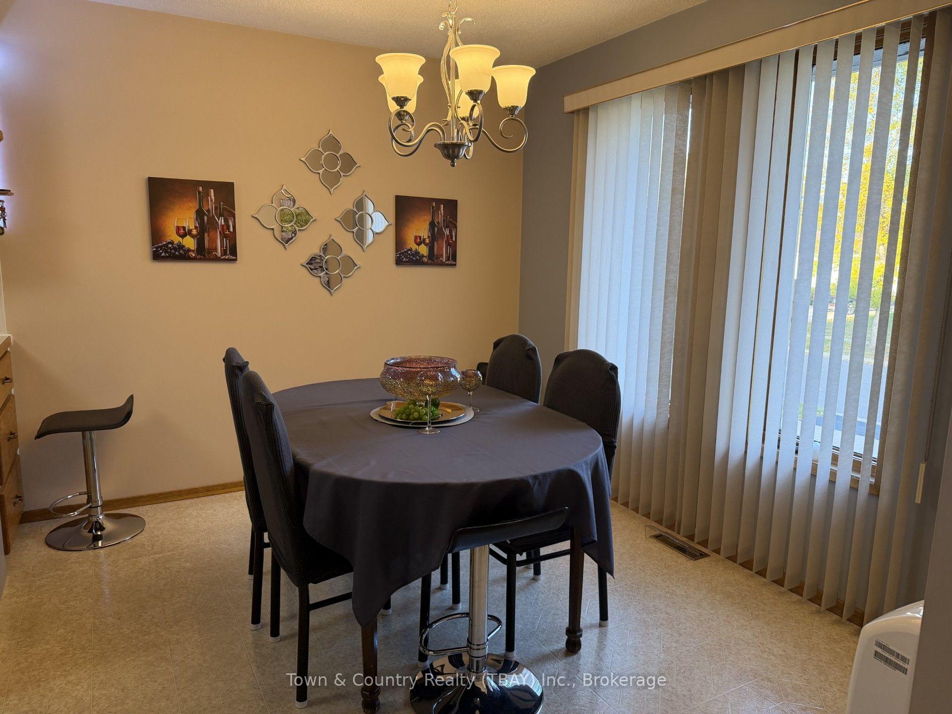 Photo 11 of 255 London Drive, Thunder Bay, Dawson Heights — HOMEH