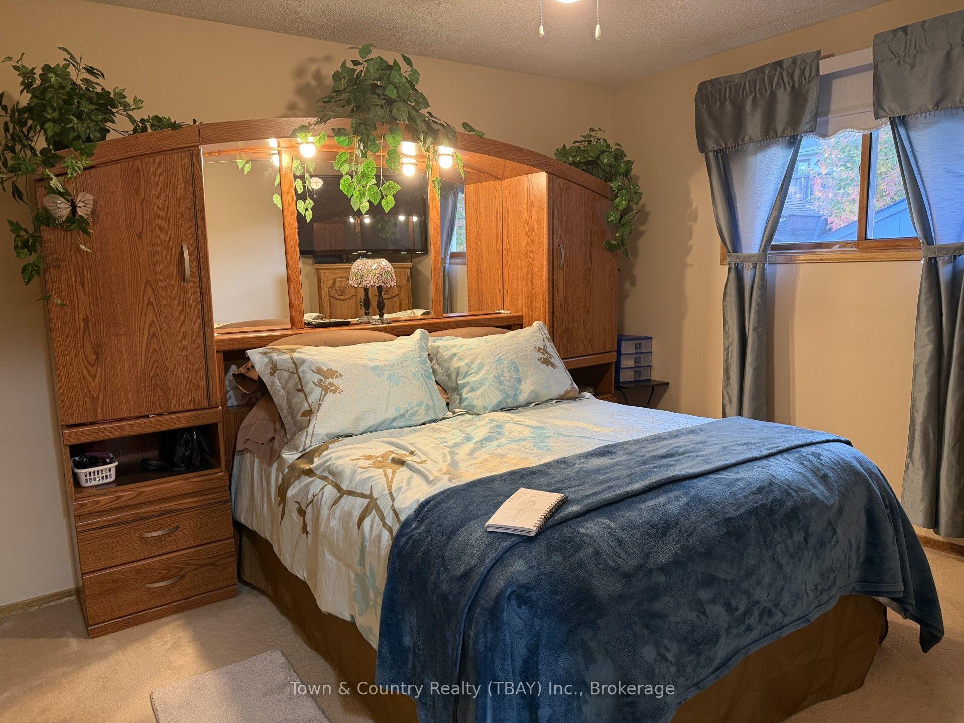 Photo 12 of 255 London Drive, Thunder Bay, Dawson Heights — HOMEH