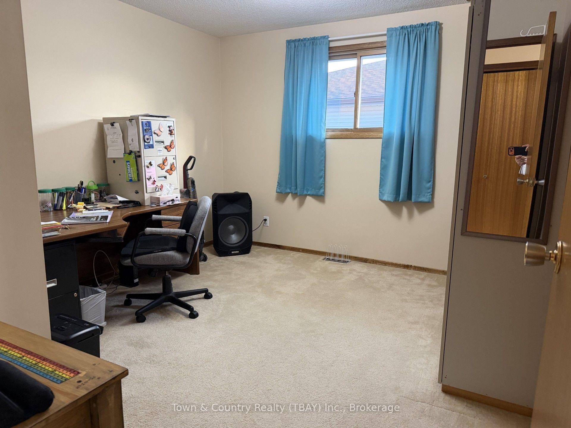 Photo 14 of 255 London Drive, Thunder Bay, Dawson Heights — HOMEH