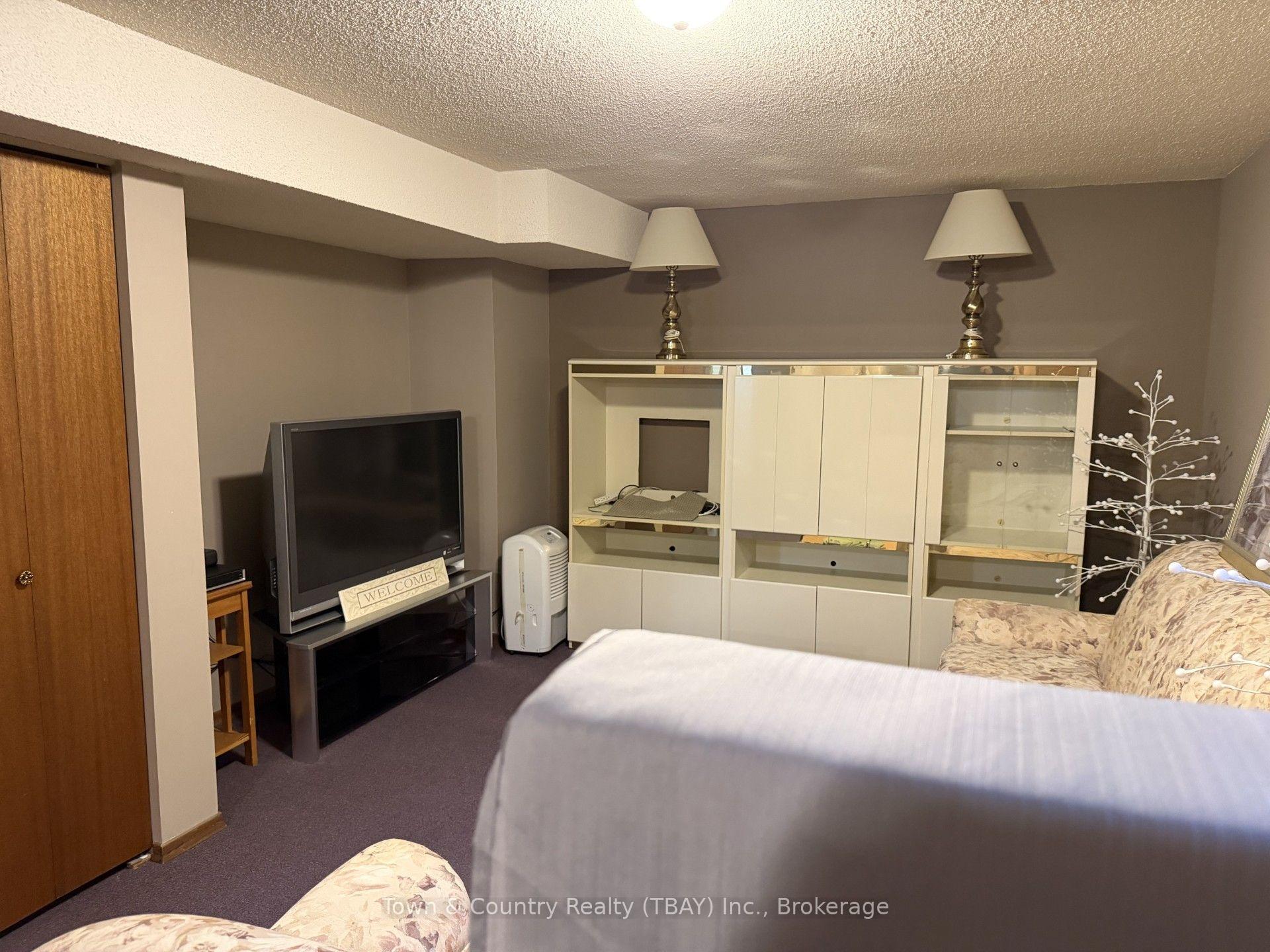 Photo 18 of 255 London Drive, Thunder Bay, Dawson Heights — HOMEH