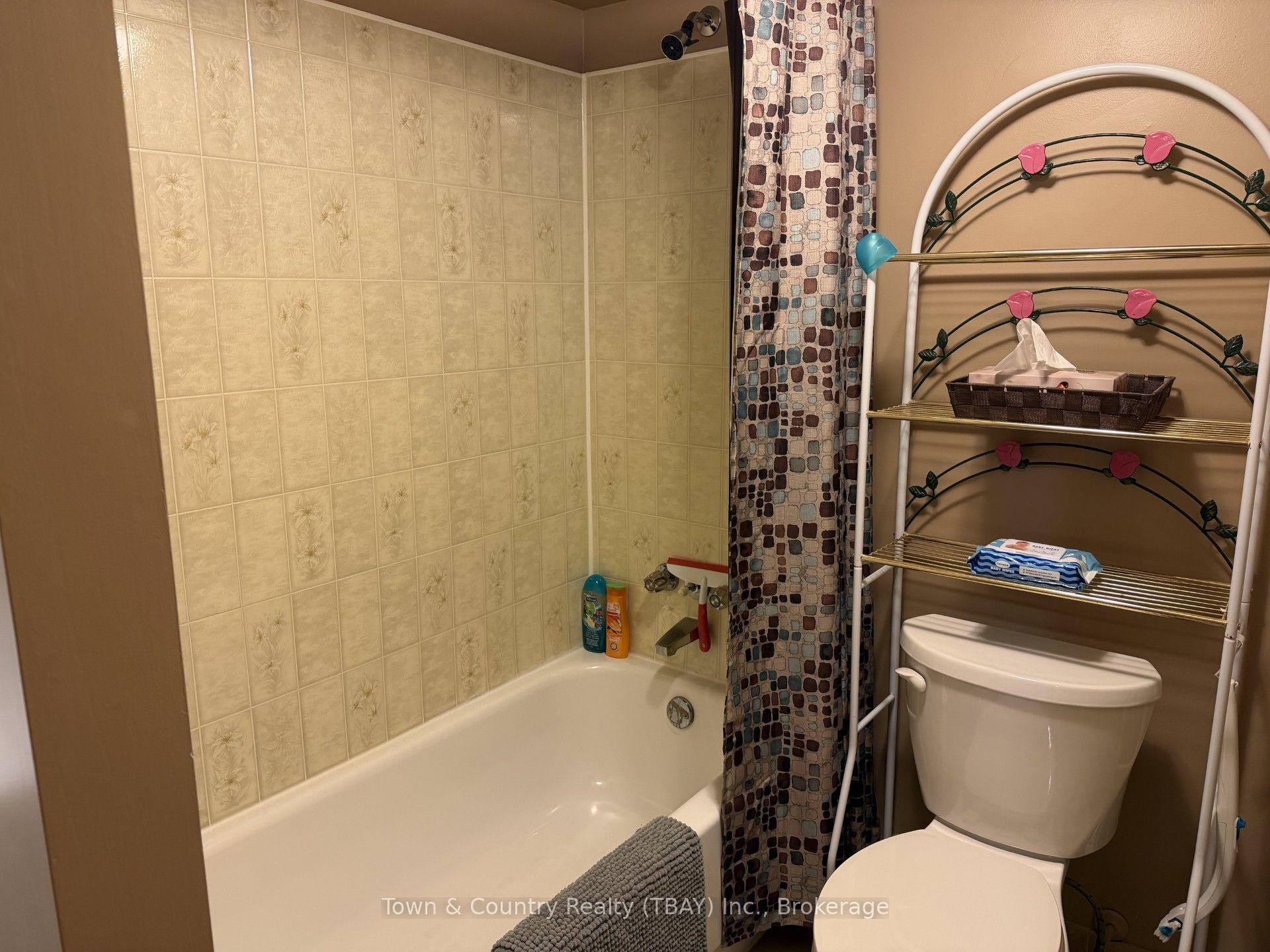 Photo 20 of 255 London Drive, Thunder Bay, Dawson Heights — HOMEH