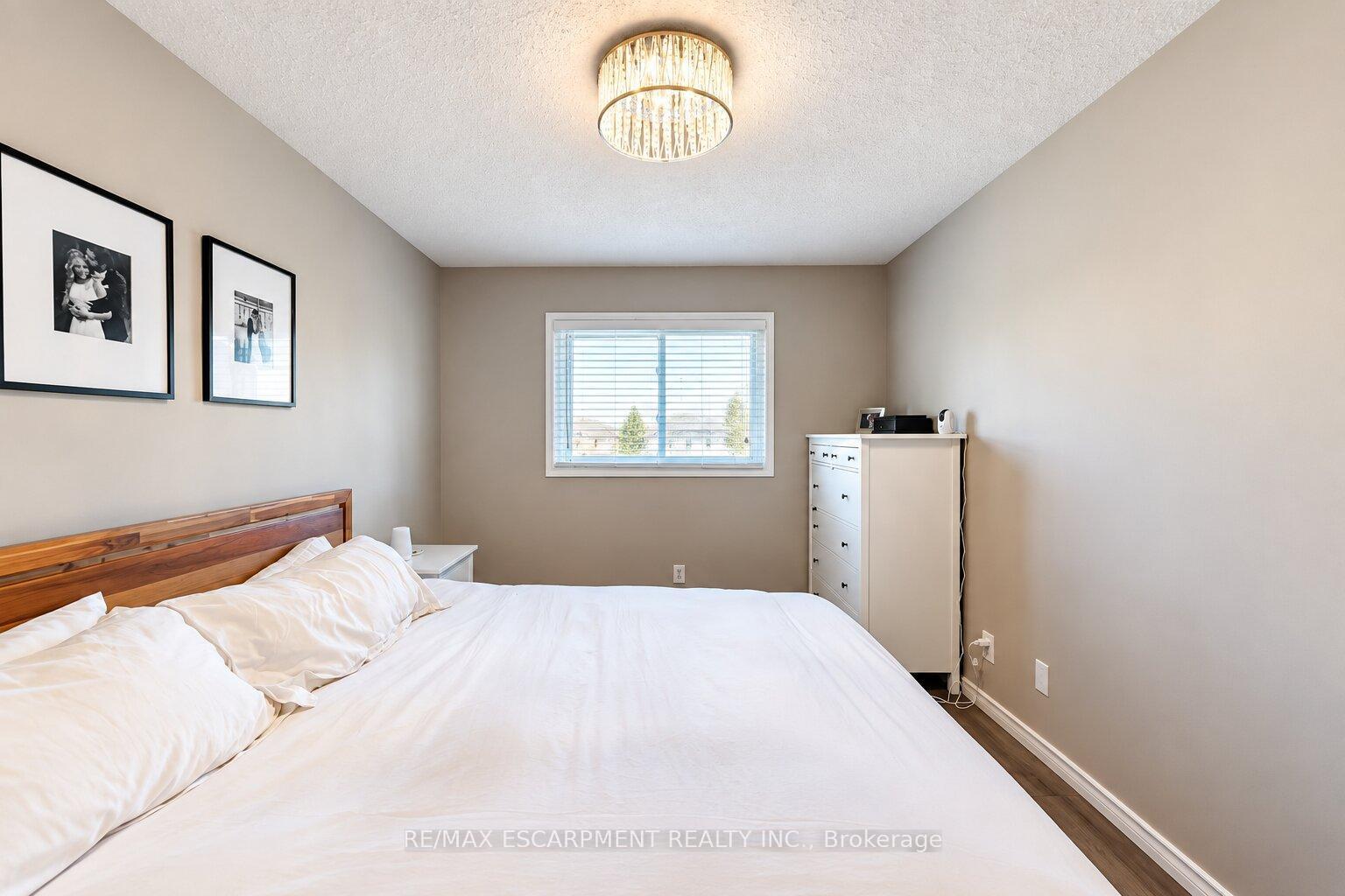 Photo 14 of 6 Sandra Crescent, Grimsby, Grimsby East — HOMEH