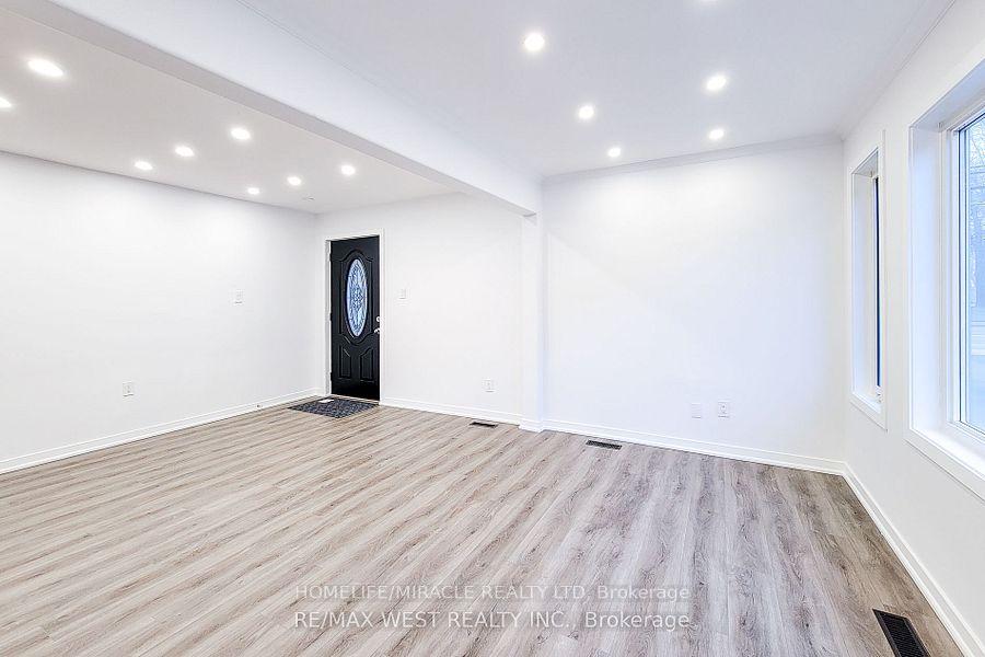 Photo 12 of 184 Beach Boulevard, Hamilton, Hamilton Beach — HOMEH