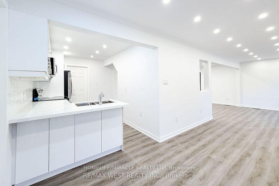 Photo 15 of 184 Beach Boulevard, Hamilton, Hamilton Beach — HOMEH