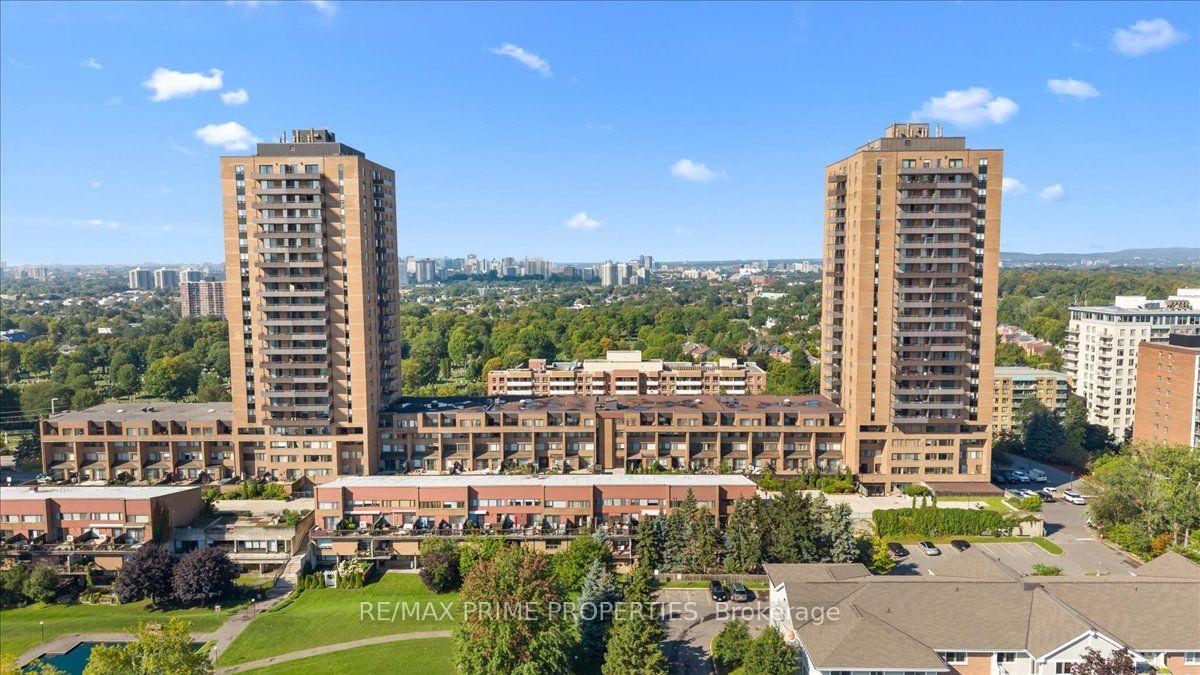 Photo of Unit 4, 525 St. Laurent Boulevard