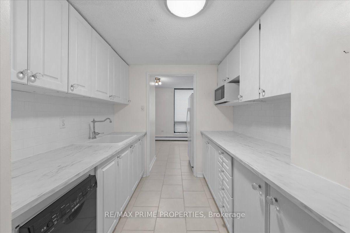 Photo 8 of Unit 4, 525 St. Laurent Boulevard, Ottawa, Viscount Alexander Park — HOMEH