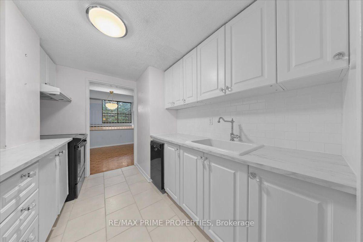 Photo 9 of Unit 4, 525 St. Laurent Boulevard, Ottawa, Viscount Alexander Park — HOMEH