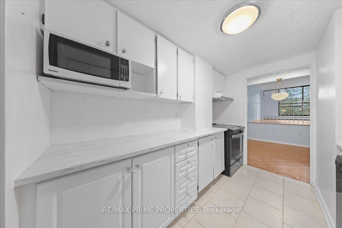 Photo 10 of Unit 4, 525 St. Laurent Boulevard, Ottawa, Viscount Alexander Park — HOMEH
