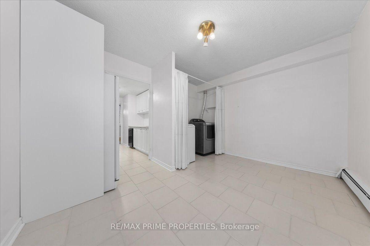 Photo 11 of Unit 4, 525 St. Laurent Boulevard, Ottawa, Viscount Alexander Park — HOMEH