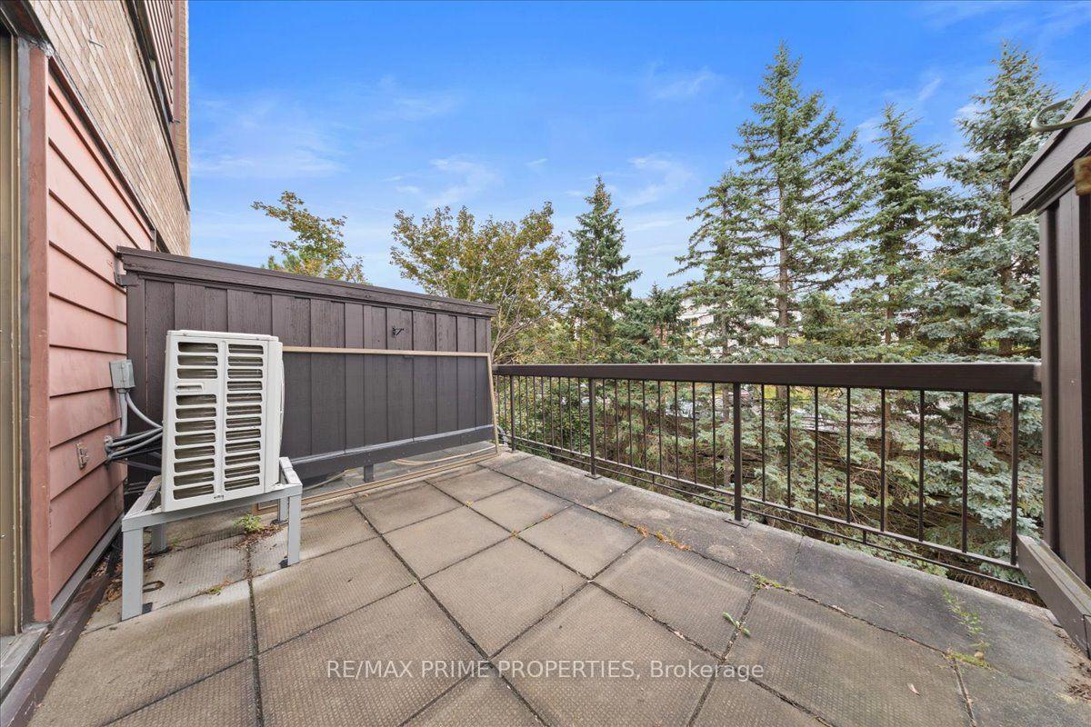 Photo 16 of Unit 4, 525 St. Laurent Boulevard, Ottawa, Viscount Alexander Park — HOMEH
