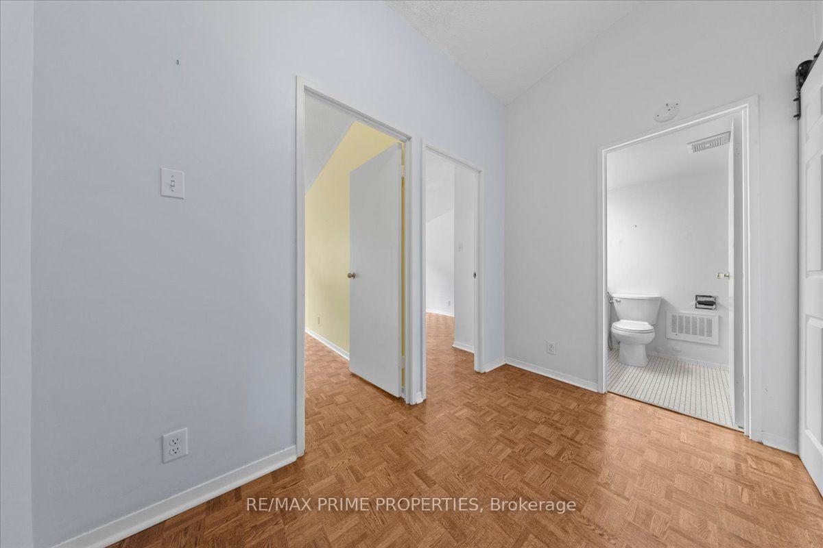 Photo 18 of Unit 4, 525 St. Laurent Boulevard, Ottawa, Viscount Alexander Park — HOMEH