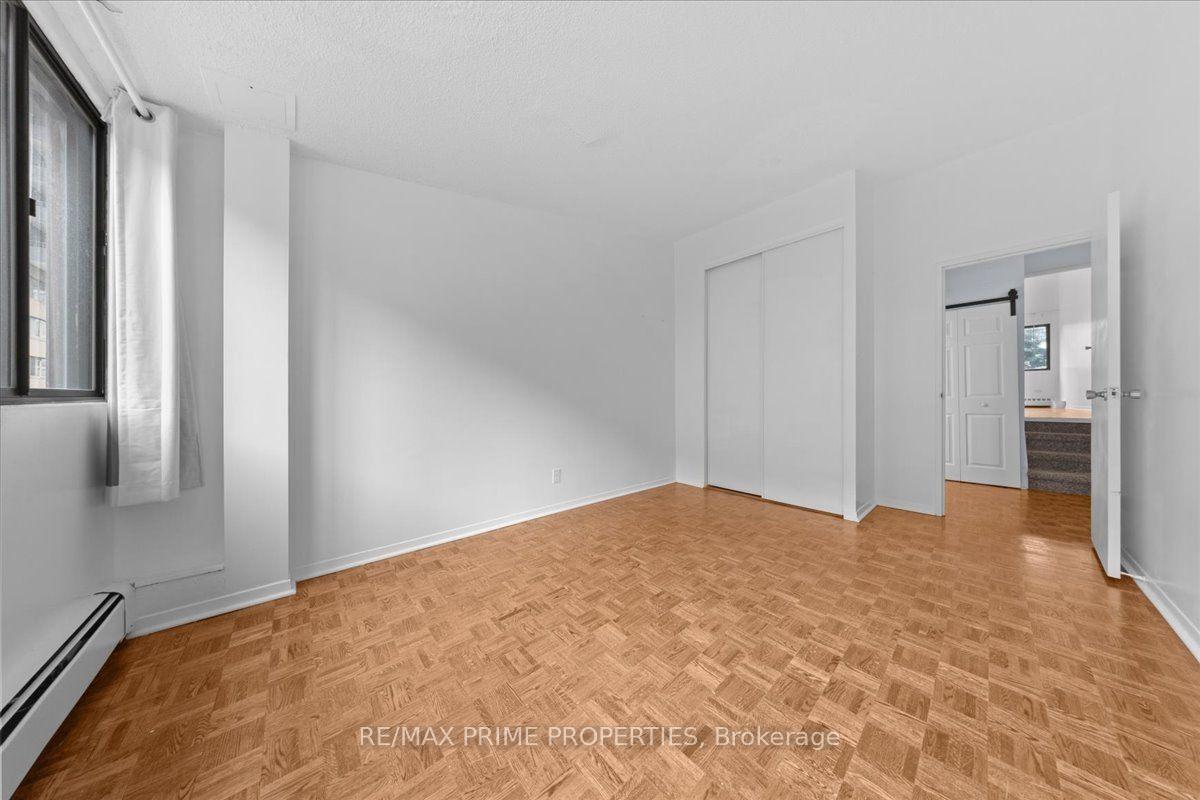 Photo 21 of Unit 4, 525 St. Laurent Boulevard, Ottawa, Viscount Alexander Park — HOMEH