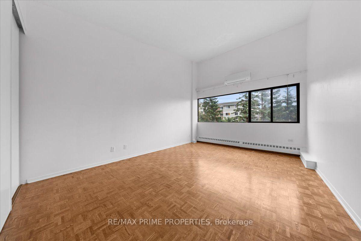 Photo 24 of Unit 4, 525 St. Laurent Boulevard, Ottawa, Viscount Alexander Park — HOMEH