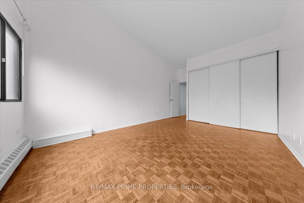 Photo 25 of Unit 4, 525 St. Laurent Boulevard, Ottawa, Viscount Alexander Park — HOMEH