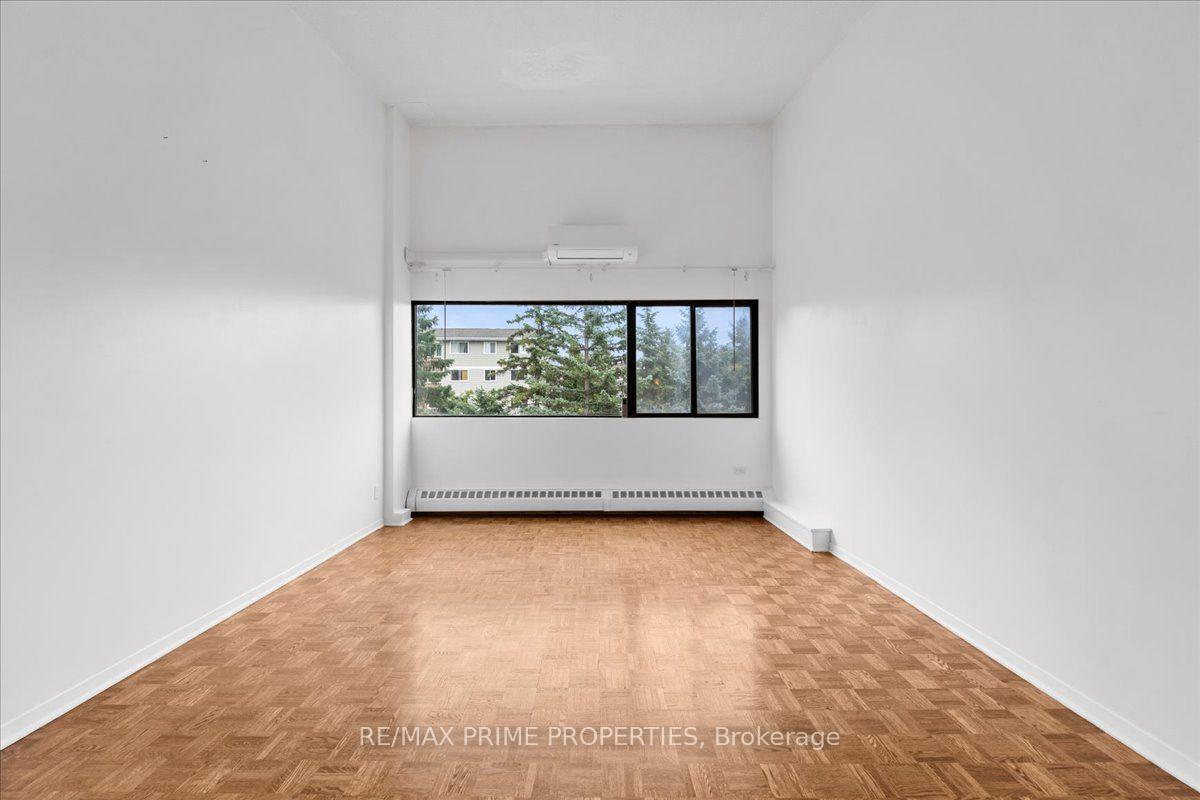 Photo 26 of Unit 4, 525 St. Laurent Boulevard, Ottawa, Viscount Alexander Park — HOMEH