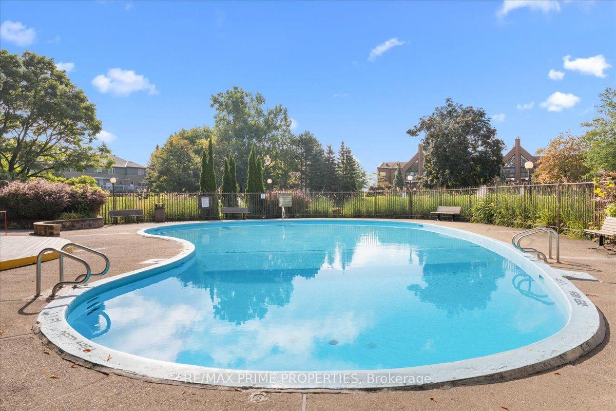 Photo 29 of Unit 4, 525 St. Laurent Boulevard, Ottawa, Viscount Alexander Park — HOMEH
