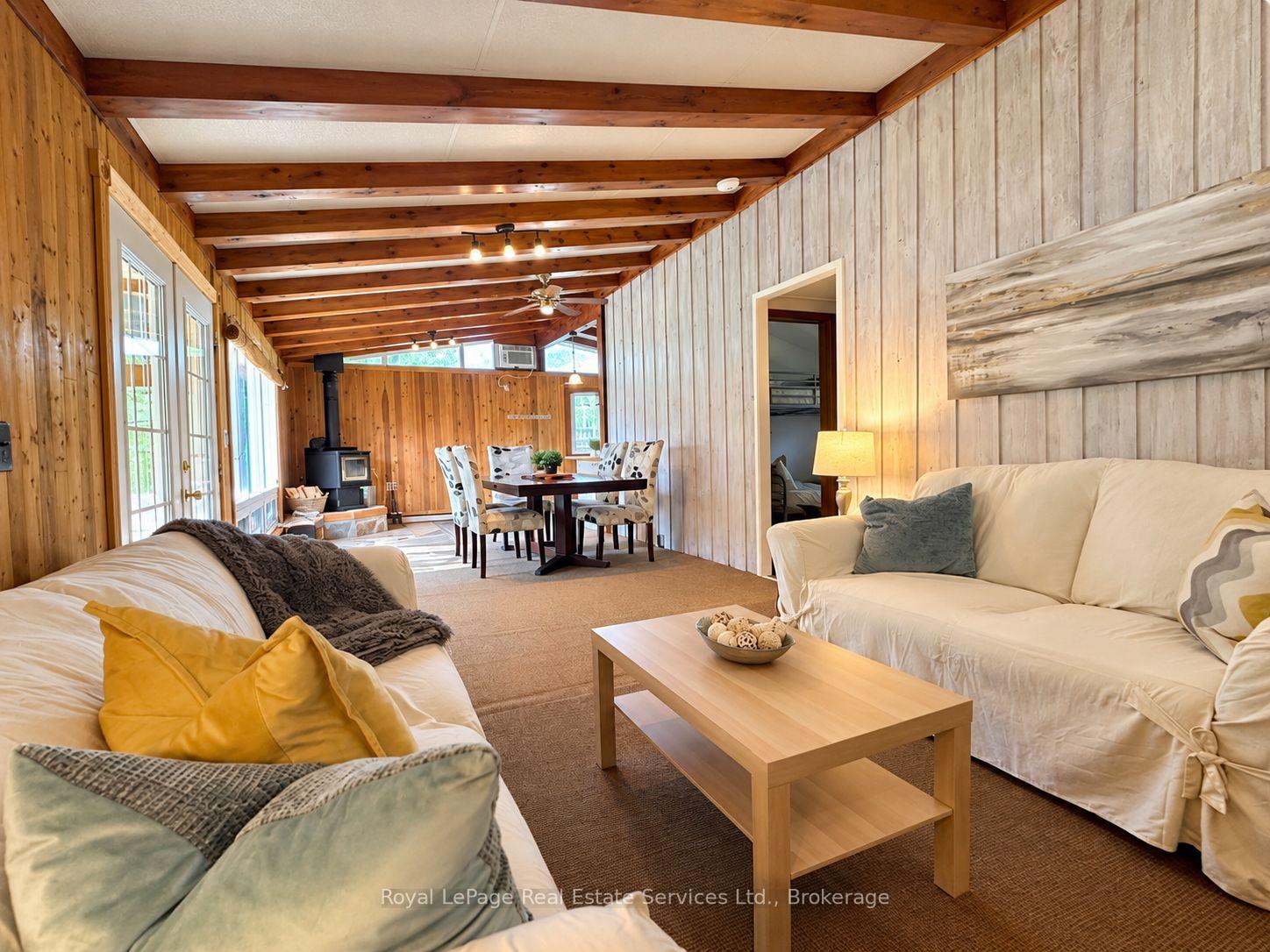 Photo 2 of 166 Moorings Drive, Kawartha Lakes, Fenelon Falls — HOMEH