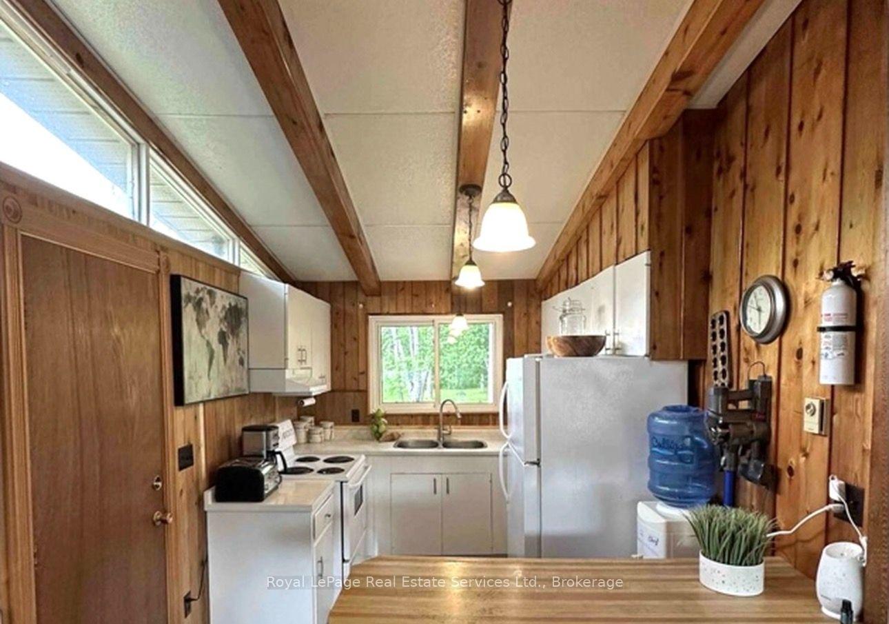Photo 9 of 166 Moorings Drive, Kawartha Lakes, Fenelon Falls — HOMEH