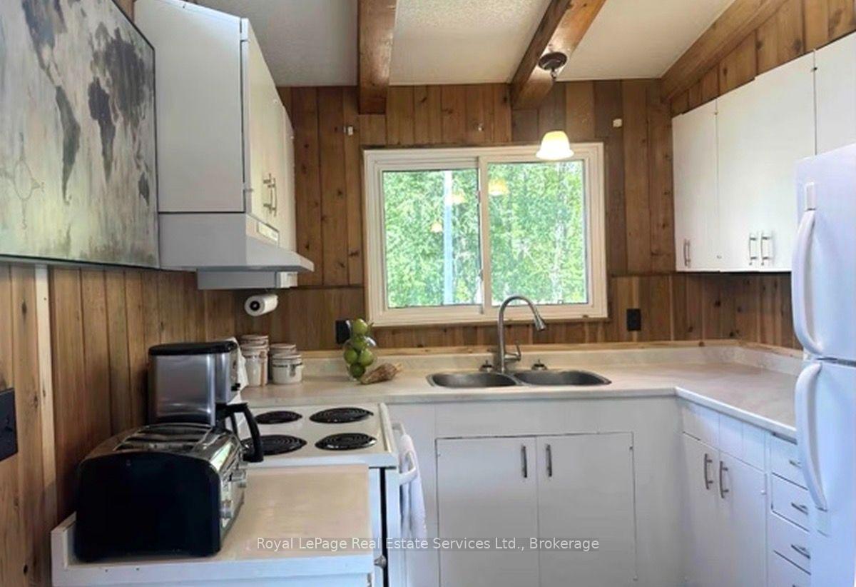 Photo 10 of 166 Moorings Drive, Kawartha Lakes, Fenelon Falls — HOMEH