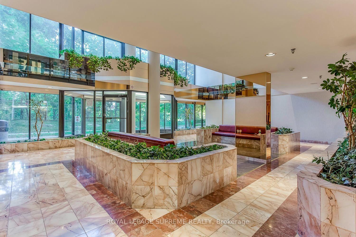Photo 4 of Unit 1015, 5 Rowntree Road, Etobicoke, Mount Olive-Silverstone-Jamestown — HOMEH