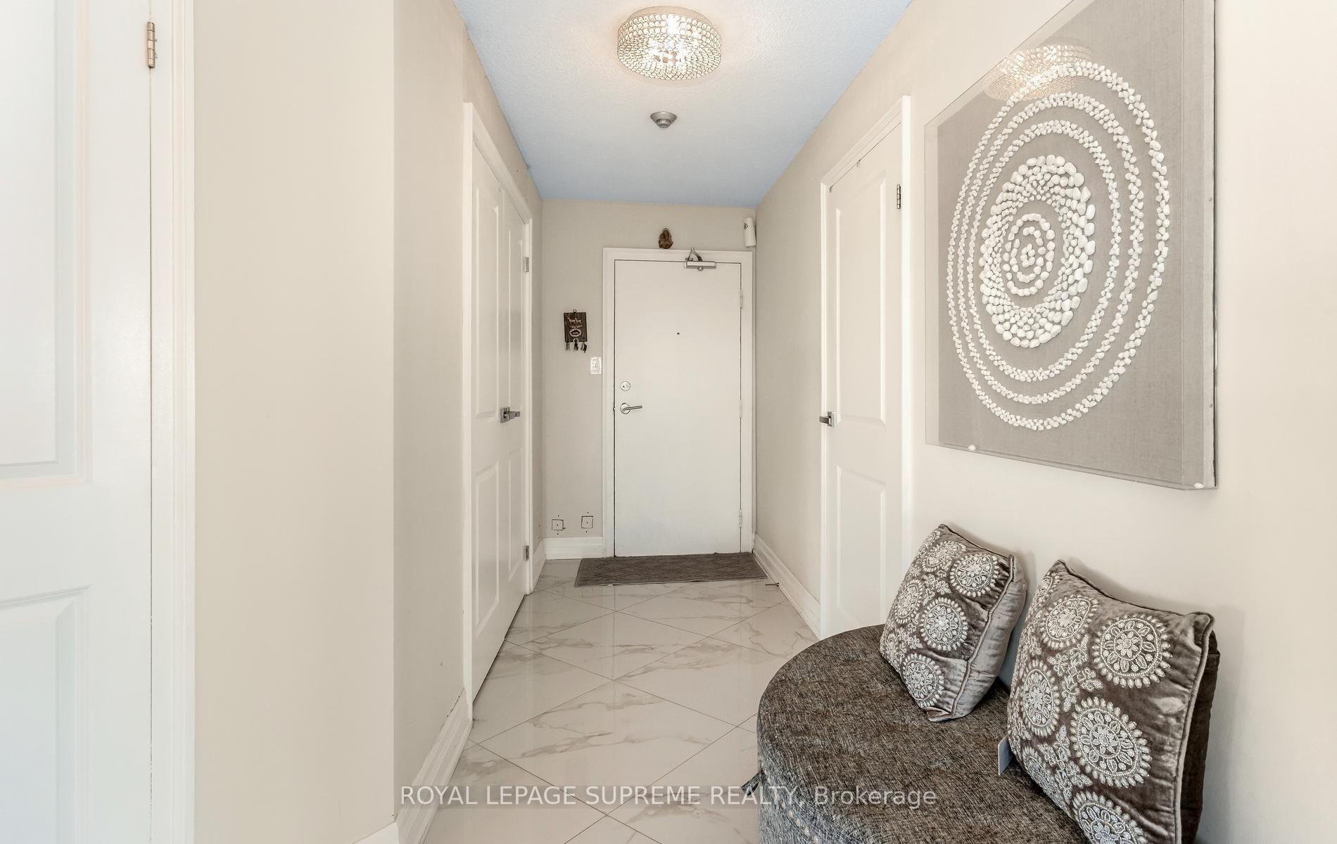 Photo 5 of Unit 1015, 5 Rowntree Road, Etobicoke, Mount Olive-Silverstone-Jamestown — HOMEH