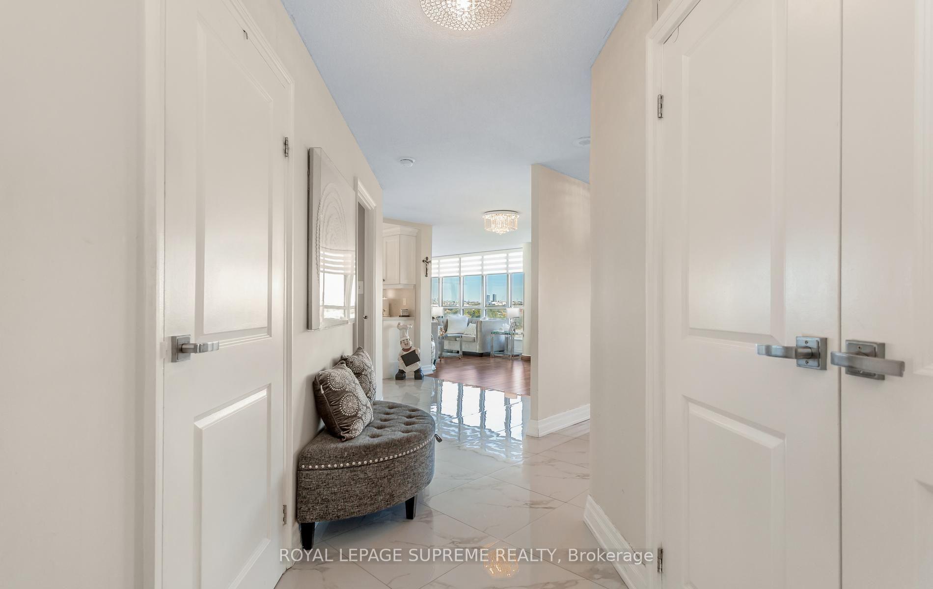 Photo 6 of Unit 1015, 5 Rowntree Road, Etobicoke, Mount Olive-Silverstone-Jamestown — HOMEH