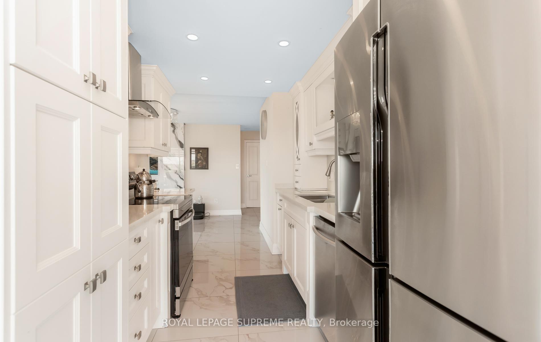 Photo 23 of Unit 1015, 5 Rowntree Road, Etobicoke, Mount Olive-Silverstone-Jamestown — HOMEH