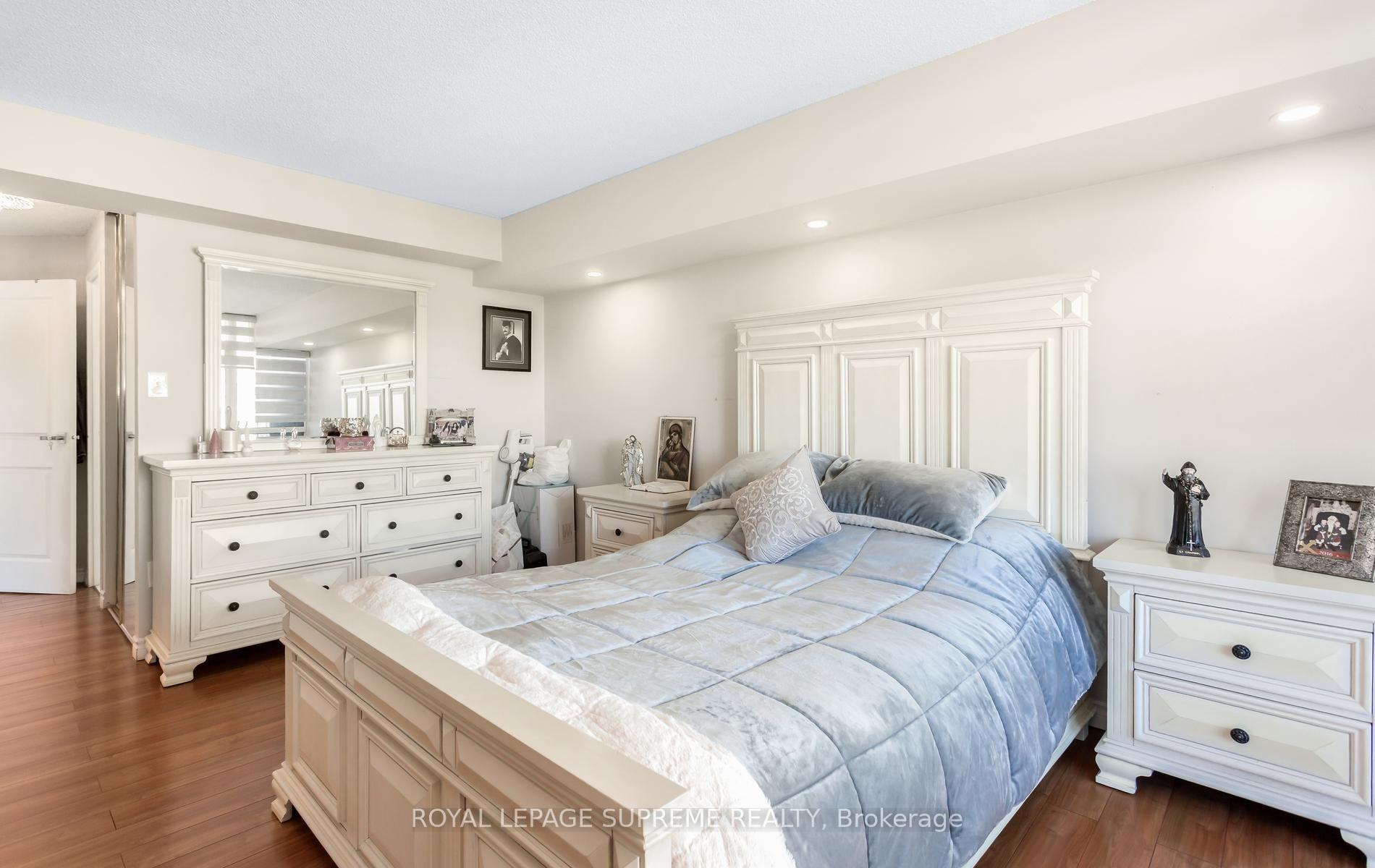 Photo 31 of Unit 1015, 5 Rowntree Road, Etobicoke, Mount Olive-Silverstone-Jamestown — HOMEH