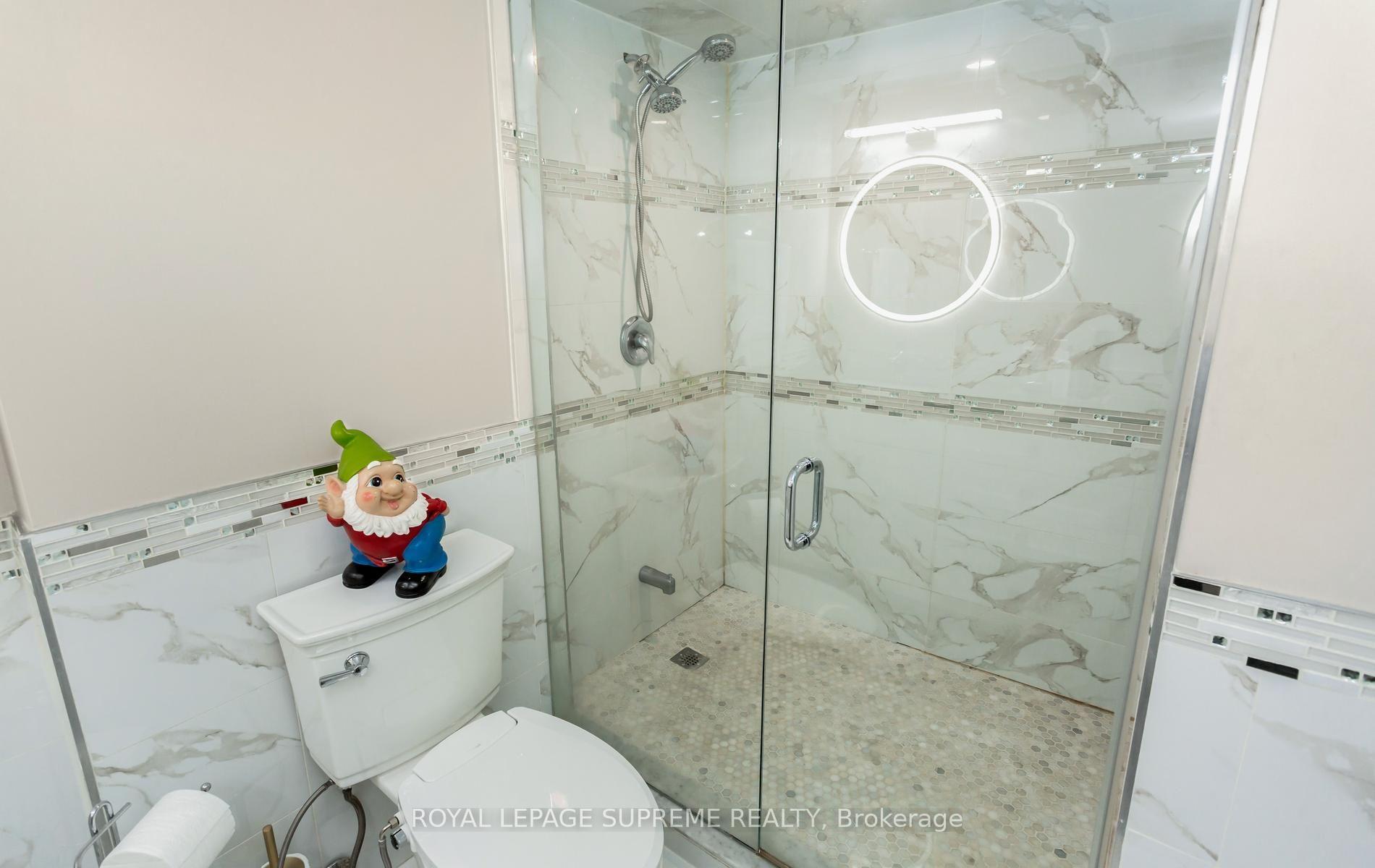 Photo 33 of Unit 1015, 5 Rowntree Road, Etobicoke, Mount Olive-Silverstone-Jamestown — HOMEH