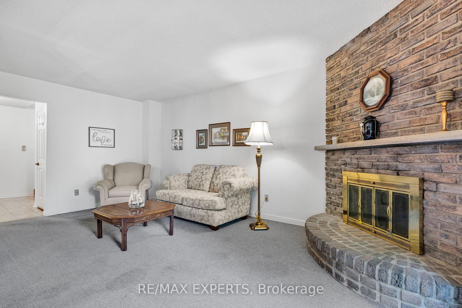 Photo 10 of 20 Charnwood Place, Markham, Aileen-Willowbrook — HOMEH