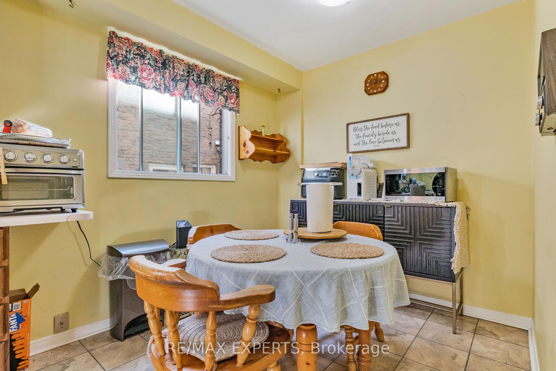 Photo 15 of 20 Charnwood Place, Markham, Aileen-Willowbrook — HOMEH
