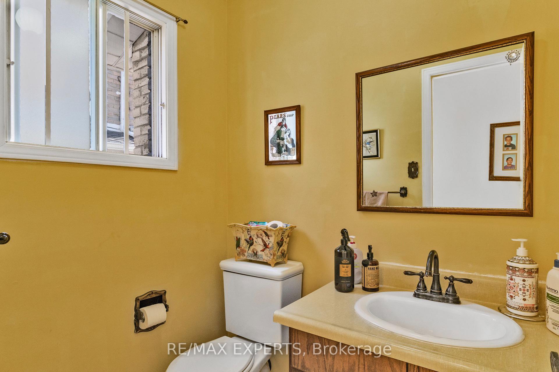 Photo 18 of 20 Charnwood Place, Markham, Aileen-Willowbrook — HOMEH