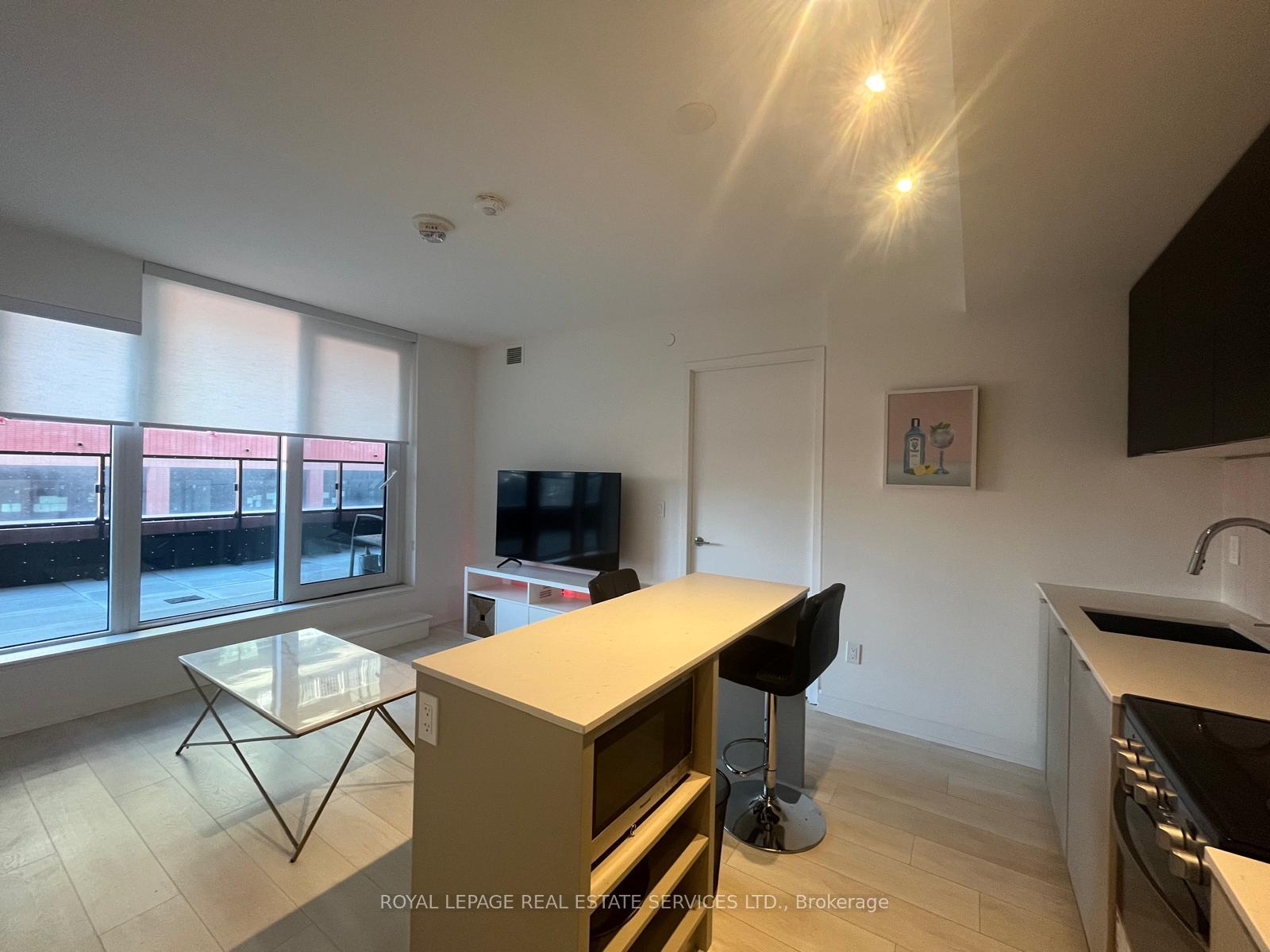 Photo 6 of Unit 717, 8 Tippett Road, North York, Clanton Park — HOMEH