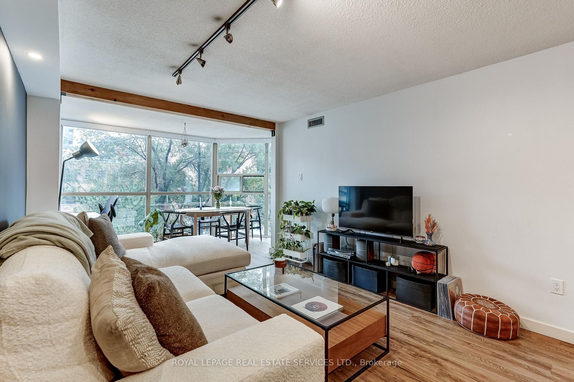 Photo 9 of Unit 302, 705 King Street W, Toronto, Niagara — HOMEH