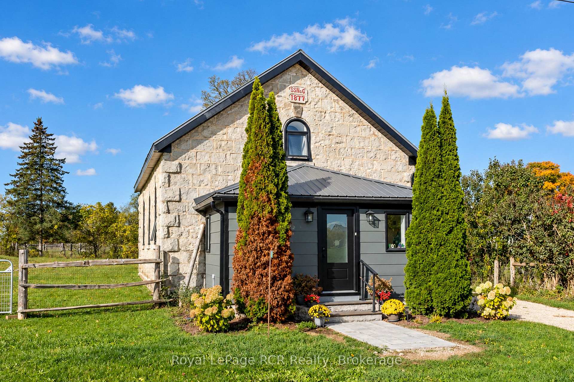 Photo 2 of 116190 Grey Road 3, Chatsworth — HOMEH