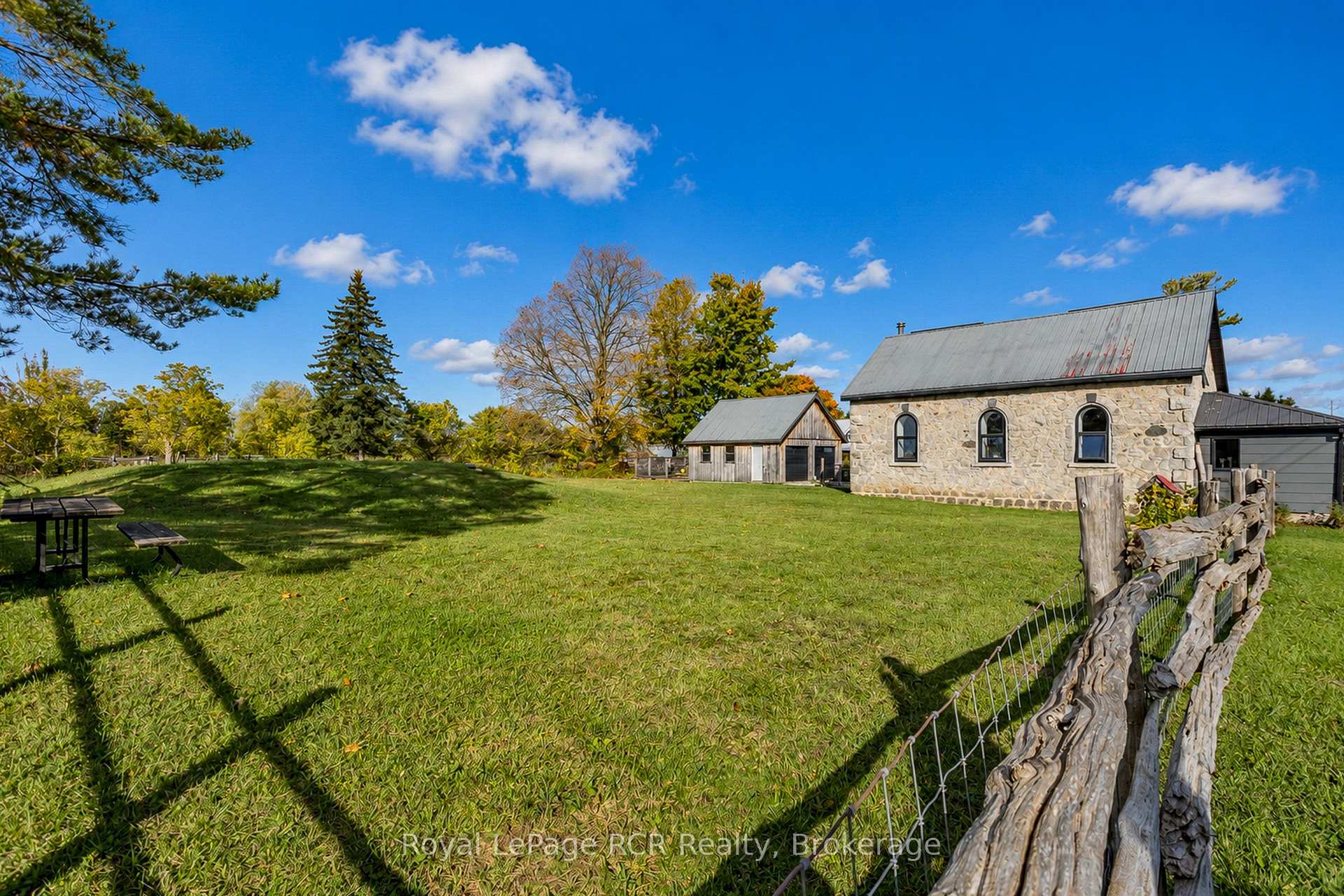 Photo 4 of 116190 Grey Road 3, Chatsworth — HOMEH